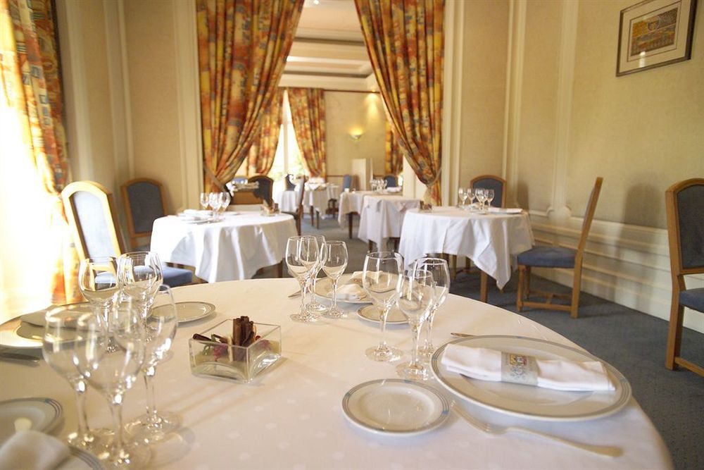 Domaine Des Sequoias - Les Collectionneurs Hotel Ruy-Montceau Bagian luar foto