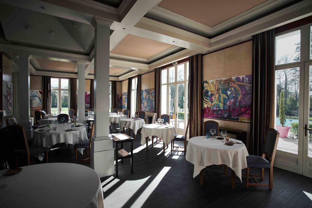 Domaine Des Sequoias - Les Collectionneurs Hotel Ruy-Montceau Bagian luar foto