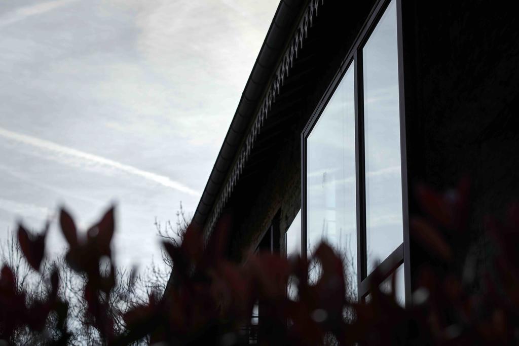 Domaine Des Sequoias - Les Collectionneurs Hotel Ruy-Montceau Bagian luar foto