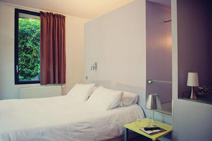 Domaine Des Sequoias - Les Collectionneurs Hotel Ruy-Montceau Bagian luar foto